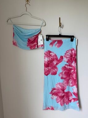 Viral Blue pink floral tube top and skirt two piece set